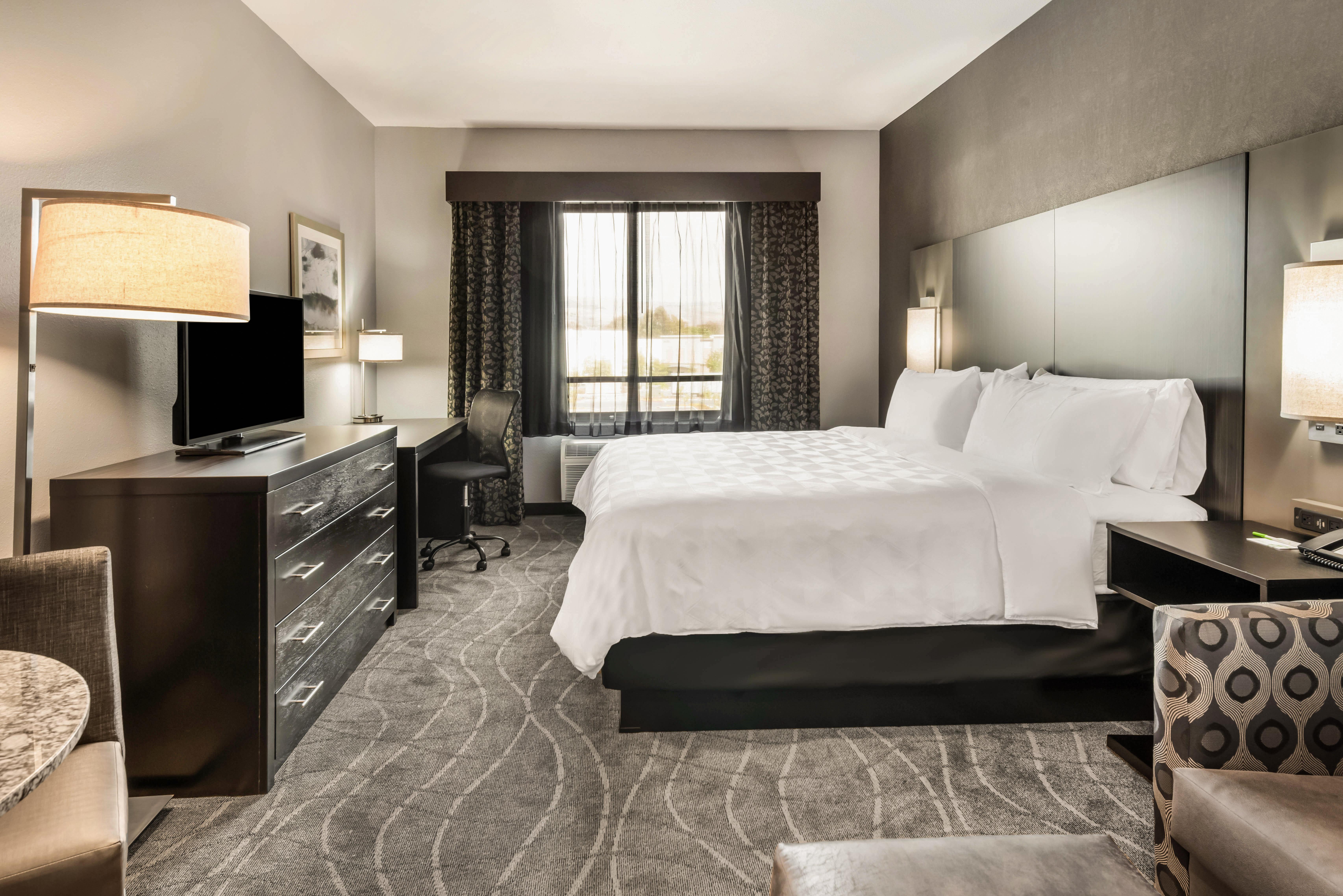 Holiday Inn Hotel & Suites Silicon Valley - Milpitas By Ihg Exterior photo