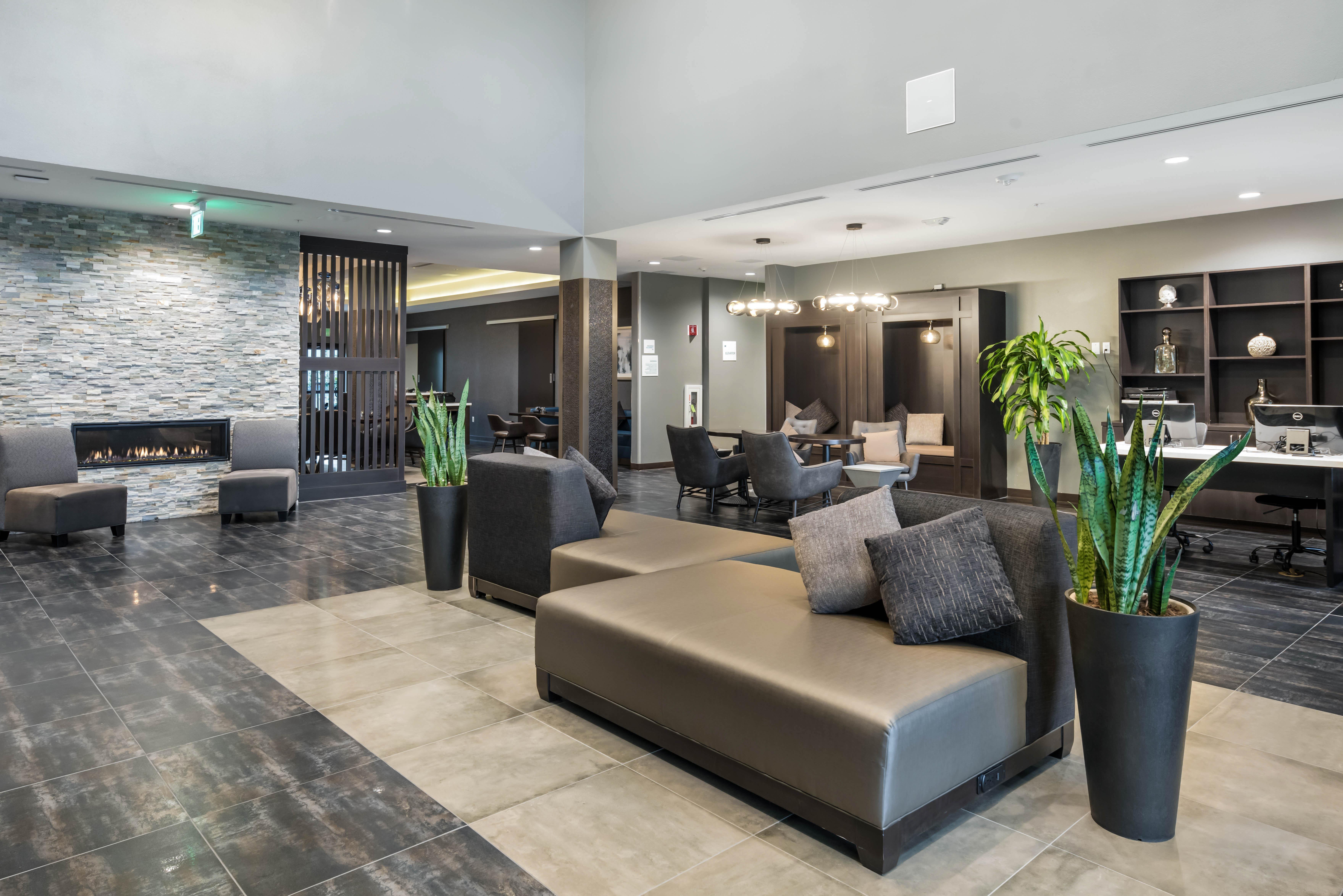 Holiday Inn Hotel & Suites Silicon Valley - Milpitas By Ihg Exterior photo