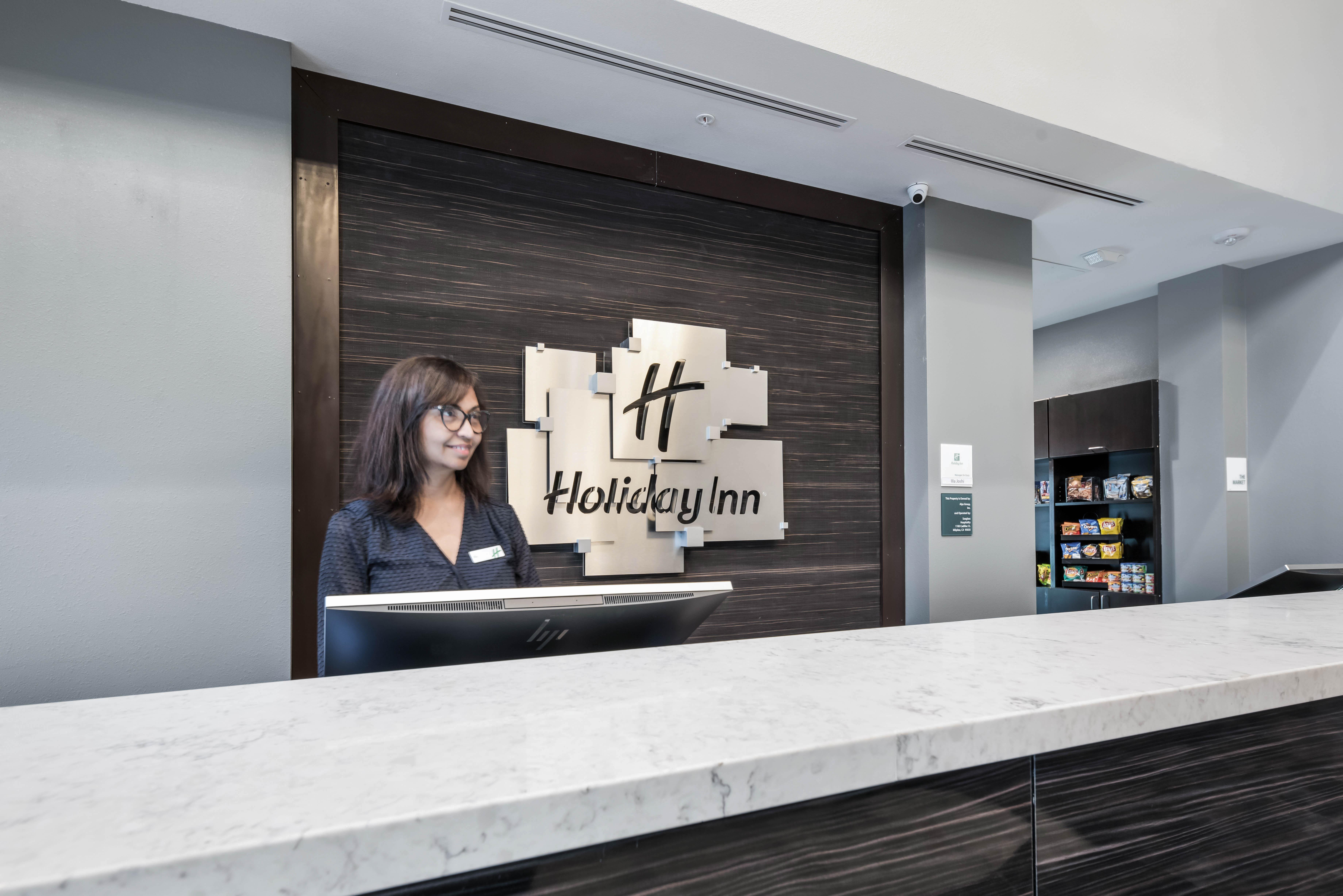 Holiday Inn Hotel & Suites Silicon Valley - Milpitas By Ihg Exterior photo
