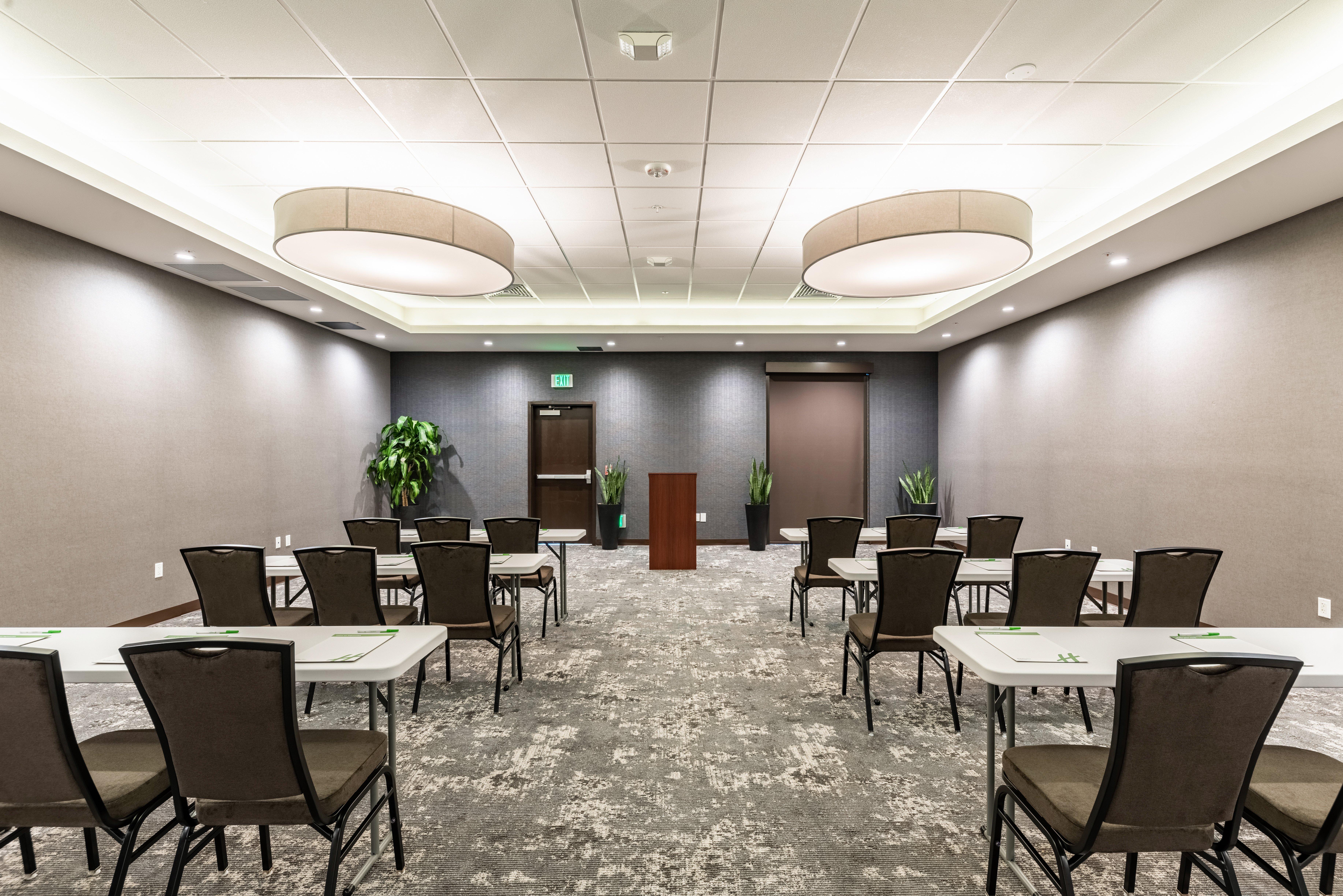 Holiday Inn Hotel & Suites Silicon Valley - Milpitas By Ihg Exterior photo